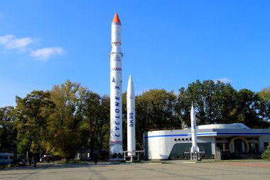Dnepr city, Ukrayna. Dnepropetrovsk Merkezi (Dnipropetrovsk, Dnipro, Dnieper içinde müze alanı roketler) 