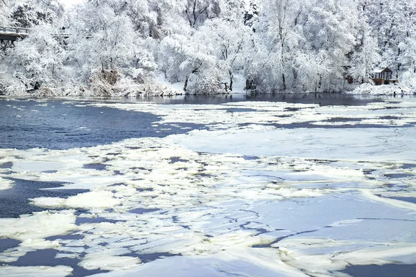 Pittoresco Paesaggio Invernale Sul Fiume Dnieper Coperto Ghiaccio Neve Gelo — Foto Stock