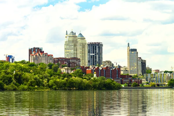 Vista Rio Dnieper Ilha Mosteiro Edifícios Arranha Céus Cidade Dnipro — Fotografia de Stock