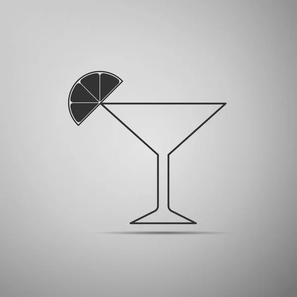 Ícone de vidro Martini isolado em fundo cinza. Cocktail com símbolo de limão. Design plano. Ilustração vetorial — Vetor de Stock