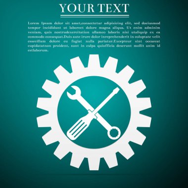 Hizmet aracı simgesi. Bakım sembolü - tornavida, somun anahtarı ve dişli simgesi üzerinde yeşil arka plan izole. Ayarı simgesi. Düz tasarım. Vektör çizim