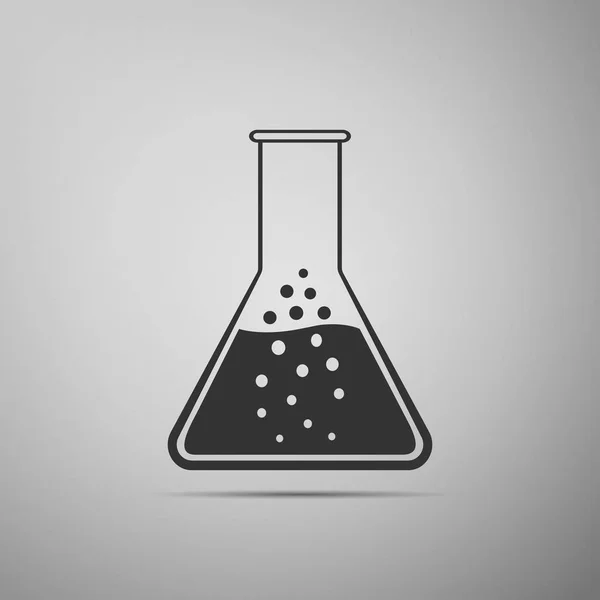 Tubo de ensayo y matraz - icono de prueba de laboratorio químico aislado sobre fondo gris. Diseño plano. Ilustración vectorial — Vector de stock