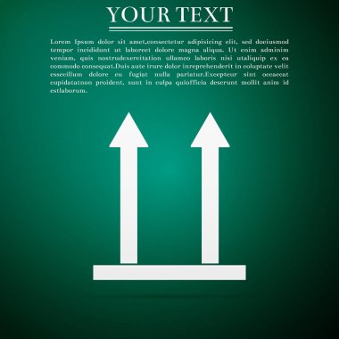 Bu tarafa simgesi üzerinde yeşil arka plan izole. Ambalaj üst kısmı gösteren iki ok. Bu okları her zaman gelecek şekilde kargo ele. Düz tasarım. Vektör çizim
