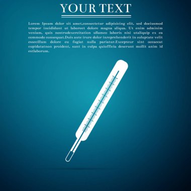 Tıbbi termometre simgesi üzerinde mavi arka plan izole. Düz tasarım. Vektör çizim