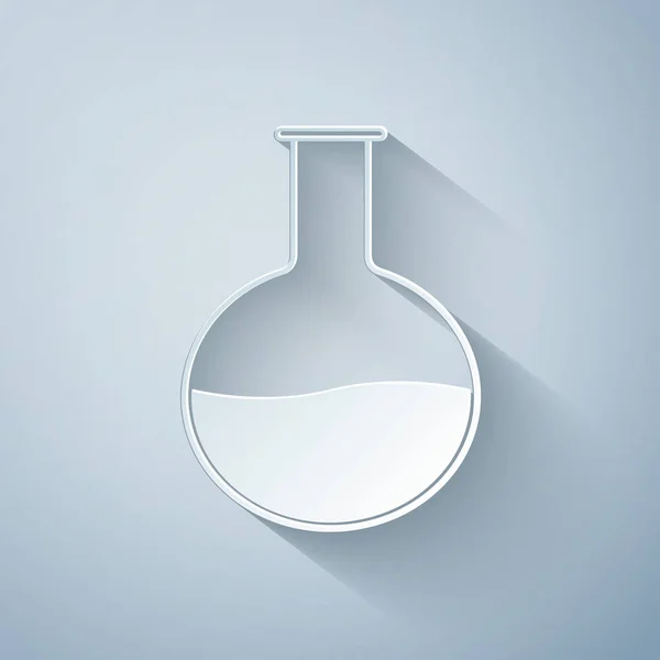 Corte de papel Tubo de ensaio e frasco - ícone de ensaio químico em laboratório isolado sobre fundo cinzento. Sinal de vidro de laboratório. Estilo de arte de papel. Ilustração vetorial — Vetor de Stock
