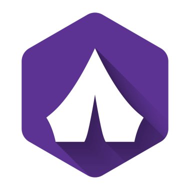 Uzun gölgeli beyaz turist çadırı ikonu. Kamp sembolü. Mor altıgen düğmesi. Vektör İllüstrasyonu