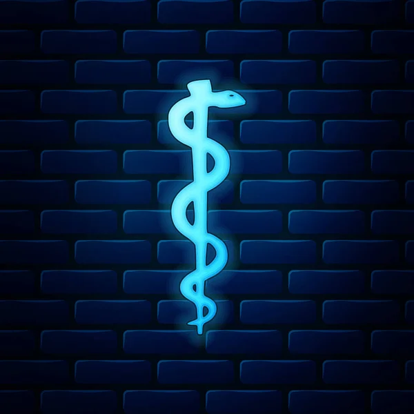 Rod néon brilhante de asclepius cobra enrolada ícone silhueta isolado no fundo da parede de tijolo. Emblema para farmácia ou medicina, símbolo de cobra de farmácia. Ilustração vetorial — Vetor de Stock