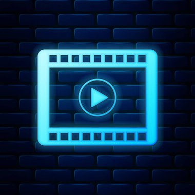 Parlak neon Play Video simgesi tuğla duvar arka plan üzerinde izole. Film şeridi oyun işareti ile. Vektör çizim