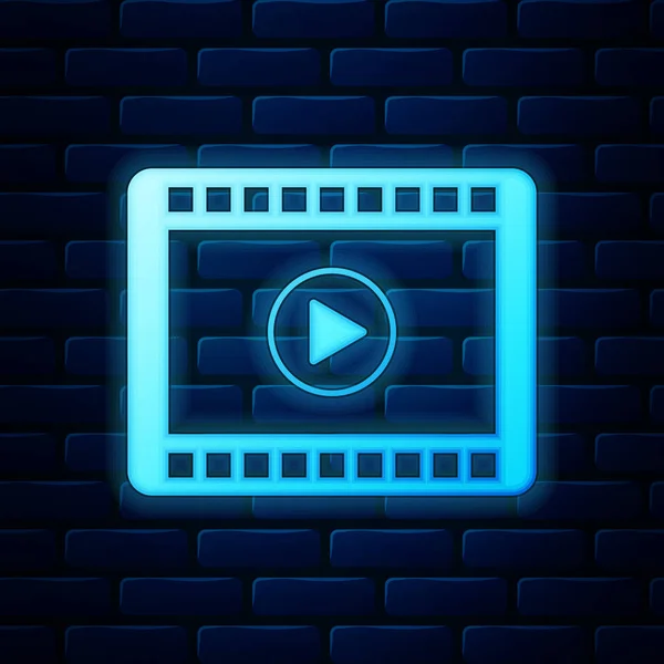 Néon brilhante Jogar ícone de vídeo isolado no fundo da parede de tijolo. Tira de filme com sinal de jogo. Ilustração vetorial — Vetor de Stock