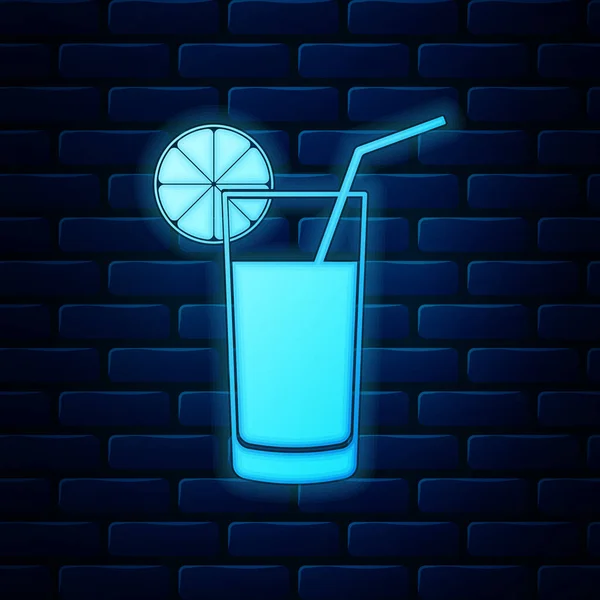 Glowing neon Glass of juice icon isolated on brick wall background. Orange slice and tube for drinking. Healthy organic food. Vector Illustration — 스톡 벡터