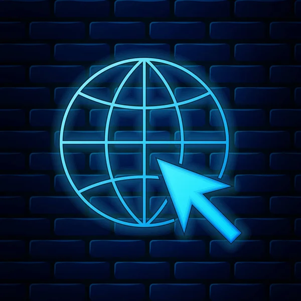 Gloeiende neon Go To Web icoon geïsoleerd op bakstenen muur achtergrond. Globe en cursor. Website pictogram. Wereldwijd websymbool. Vector Illustratie — Stockvector