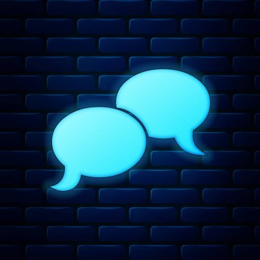 Parlayan neon renkli boş konuşma baloncukları ikonu tuğla duvar arkasında izole edildi. Faq işareti. Dosyaları kopyala, sohbet balonu ve grafik web simgeleri. Vektör İllüstrasyonu