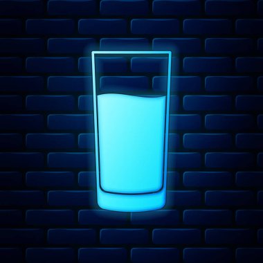 Duvarda izole edilmiş su ikonu olan parlak neon camlar. Soda bardağı. Vektör İllüstrasyonu