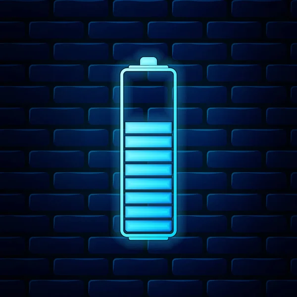 Иконка индикатора уровня заряда светящейся неоновой батареи изолирована на фоне кирпичной стены. Векторная миграция — стоковый вектор