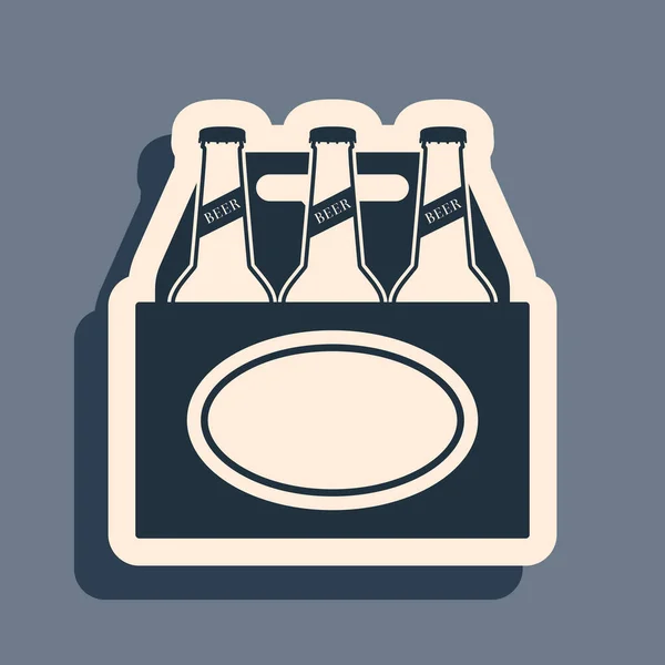 Černá krabička pivních lahví ikona izolované na šedém pozadí. Krabice od piva. Dlouhý stínový styl. Vektorová ilustrace — Stockový vektor
