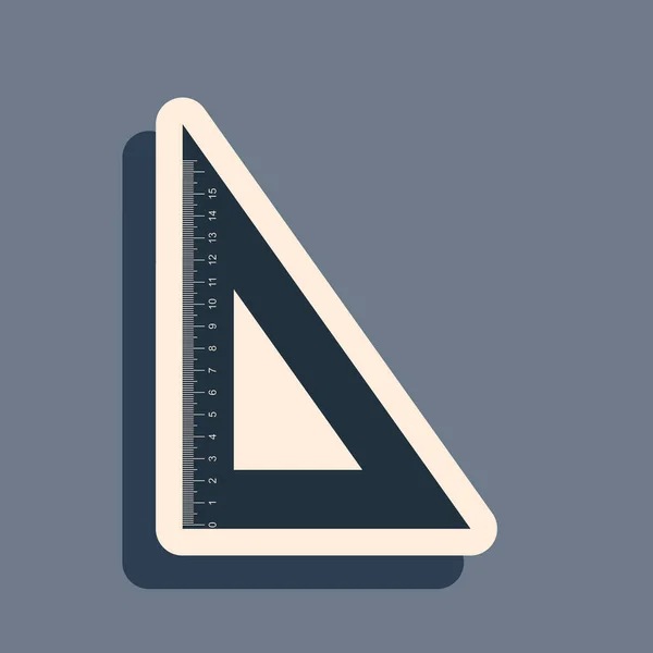 Icono de regla triangular negra aislado sobre fondo gris. Símbolo de borde recto. Símbolo geométrico. Estilo de sombra larga. Ilustración vectorial — Archivo Imágenes Vectoriales