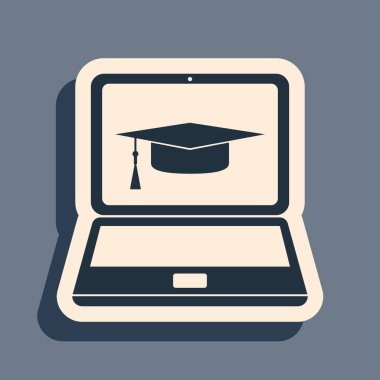 Gri arkaplanda siyah mezuniyet şapkası ve dizüstü bilgisayar simgesi izole edildi. Çevrimiçi öğrenme ya da e-öğrenme kavramı simgesi. Uzun gölge tarzı. Vektör İllüstrasyonu