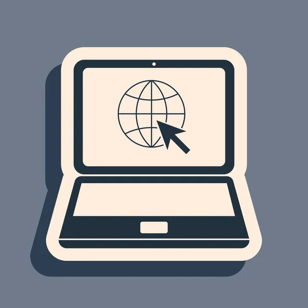 Schwarze Webseite auf Laptop-Bildschirm-Symbol isoliert auf grauem Hintergrund. Laptop mit Globus und Cursor. Symbol für das World Wide Web. Langer Schatten. Vektorillustration — Stockvektor