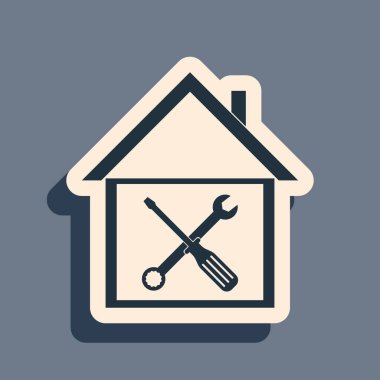 Kara Ev ya da evde tornavida ve anahtar simgesi gri arka planda izole edilmiş. Ayarlama, servis, ayar, bakım, onarım, onarım. Uzun gölge tarzı. Vektör İllüstrasyonu