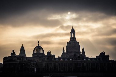 Dresden Almanya Silueti