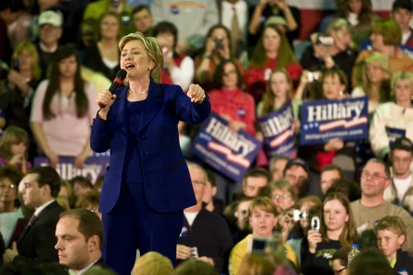 Hillary Clinton falando — Fotografia de Stock