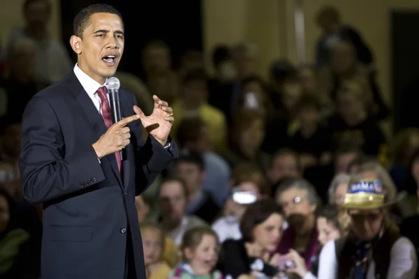 Barack Obama hablando — Foto de Stock