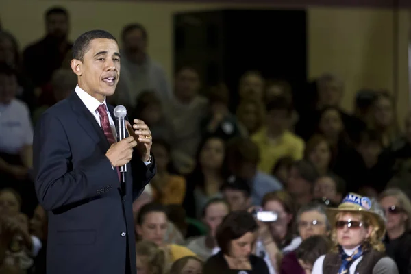 Barack Obama hablando — Foto de Stock