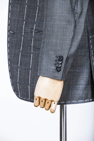 Detalles de una chaqueta de traje a medida — Foto de Stock