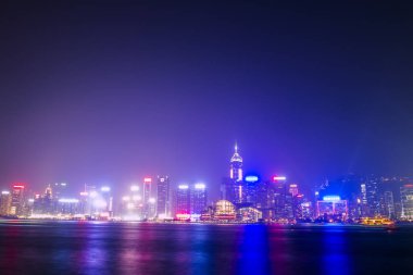 Geceleyin Hong Kong silueti