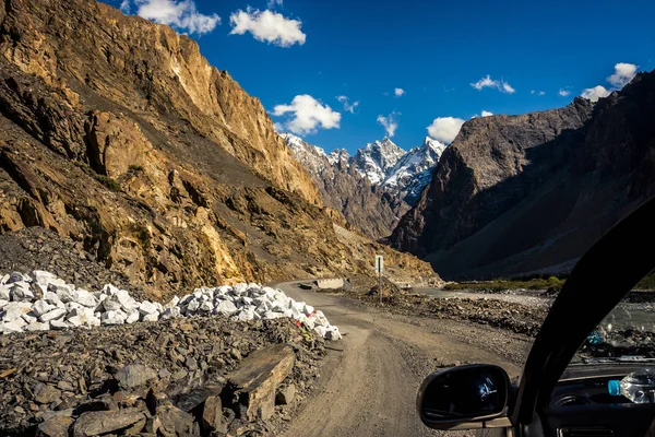 Pohled podél Karakoram Highway v severním Pákistánu — Stock fotografie