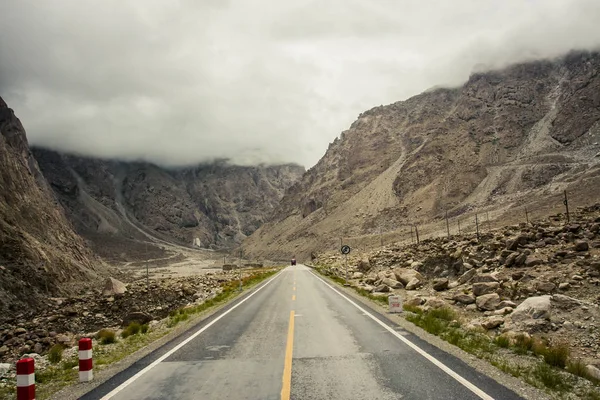 Görünümü kuzey Pakistan Karakurum karayolu boyunca