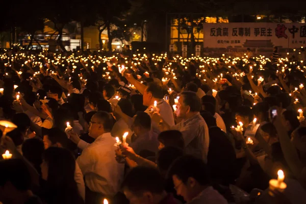 Vigilia a la luz de las velas de la Plaza Tianmen — Foto de Stock