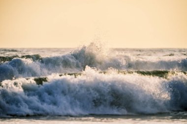 Kıyıdan çökmesini dalga