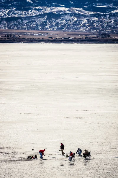 Lago de pesca no gelo — Fotografia de Stock