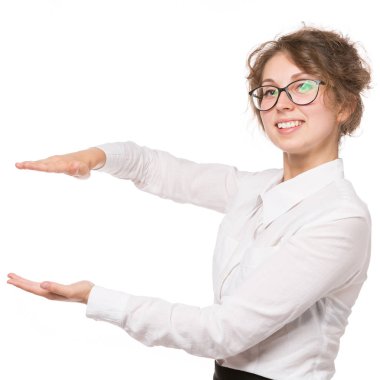 Kız beyaz bir bluz yüzünde beyaz bir arka plan, jestleri, duygular üzerinde duruyor