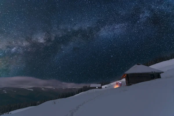 Weltraumsternennächte Mit Heller Milchstraße Vor Der Kulisse Von Touristen Mit — Stockfoto