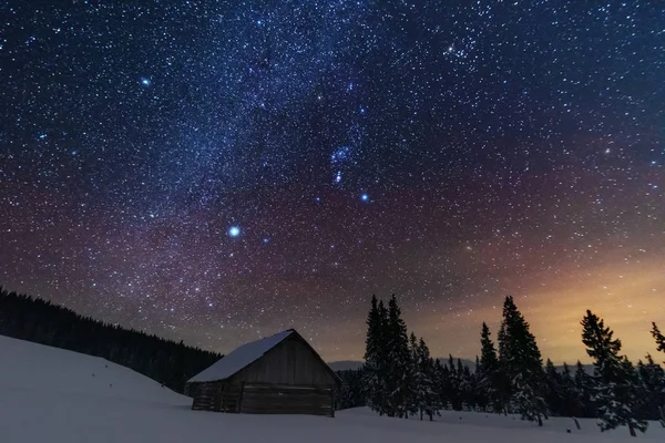 Une Nuit Étoilée Brillante Dans Les Montagnes Avec Voie Lactée — Photo