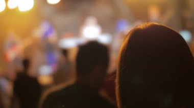 Canlı rock grubu Indie rock, pop rock müzik performansı göstermek, oditoryum görüntüleme
