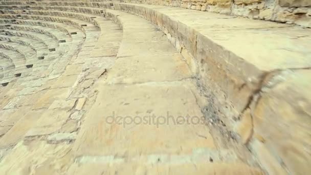 Kourion 塞浦路斯剧院遗址的古代圆形剧场 Pov 镜头 — 图库视频影像