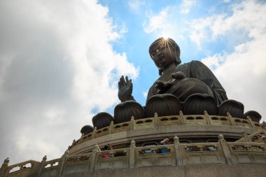 Tian Tan buddha statue güneş ışığı ile