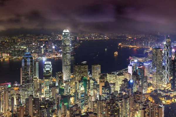 Foresta di cemento per entrambi i lati di Hong Kong Foto Stock