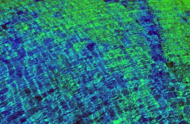 Yeşil mavi su doku ışık parlak yama ile.