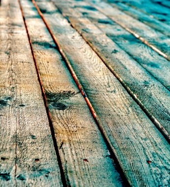 Düğümlü ve çivi delikli klasik ahşap arkaplan dokusu.