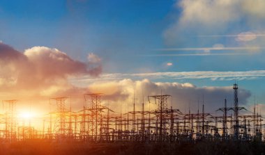 Dağıtım güç hatları ve trafo elektrik Trafo Merkezi