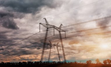 Dağıtım güç hatları ve trafo elektrik Trafo Merkezi