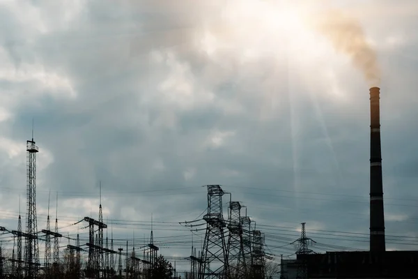 Central eléctrica ao entardecer — Fotografia de Stock