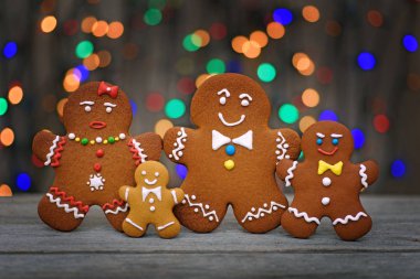 Noel ev gingerbread çerezleri tablo