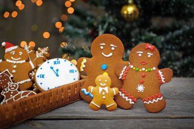 Noel ev gingerbread çerezleri tablo