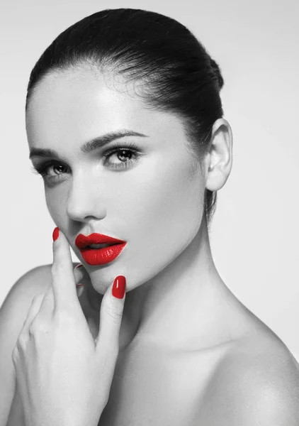 Beautiful young model with red lips — Stock Photo, Image