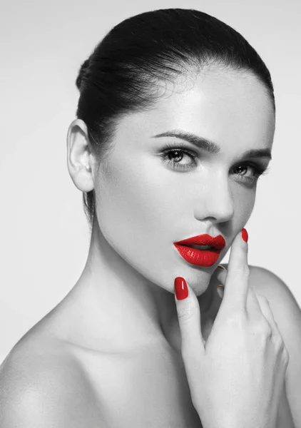 Beautiful young model with red lips — Stock Photo, Image